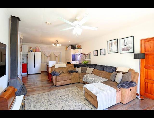 2 BEDROOM TOWNHOUSE FOR SALE IN ROODEKRANS
